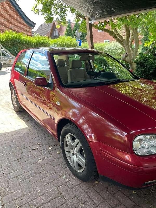 Rot Gebraucht 2000 VW Golf IV Highline Limousine | 2.199 € (Guter Preis) - Bild 1/4