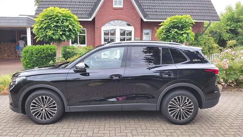 Schwarz Gebraucht 2024 VW Tiguan Goal SUV | 38.700 € (Superpreis) - Bild 1/4