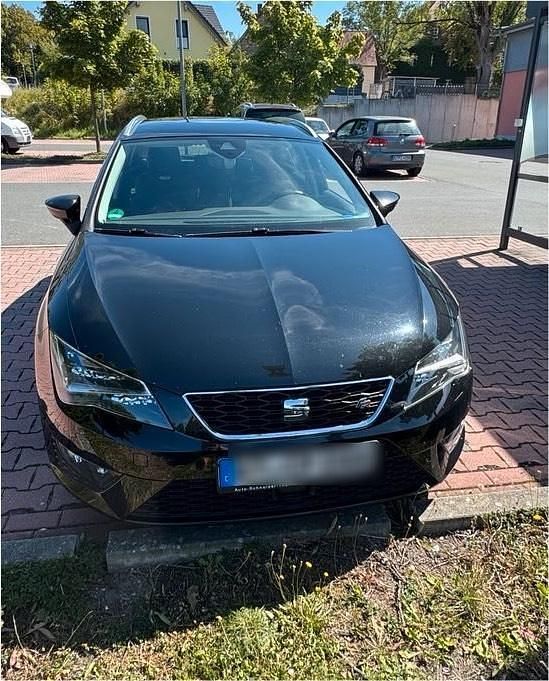 Schwarz Gebraucht 2017 Seat Leon ST FR Kombi | 10.000 € (Guter Preis) - Bild 1/4