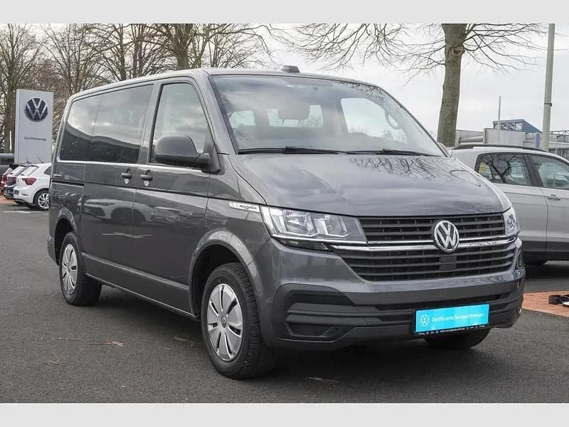 Gebraucht VW Multivan Family 150 PS (110 kW) 2021 Grau Van