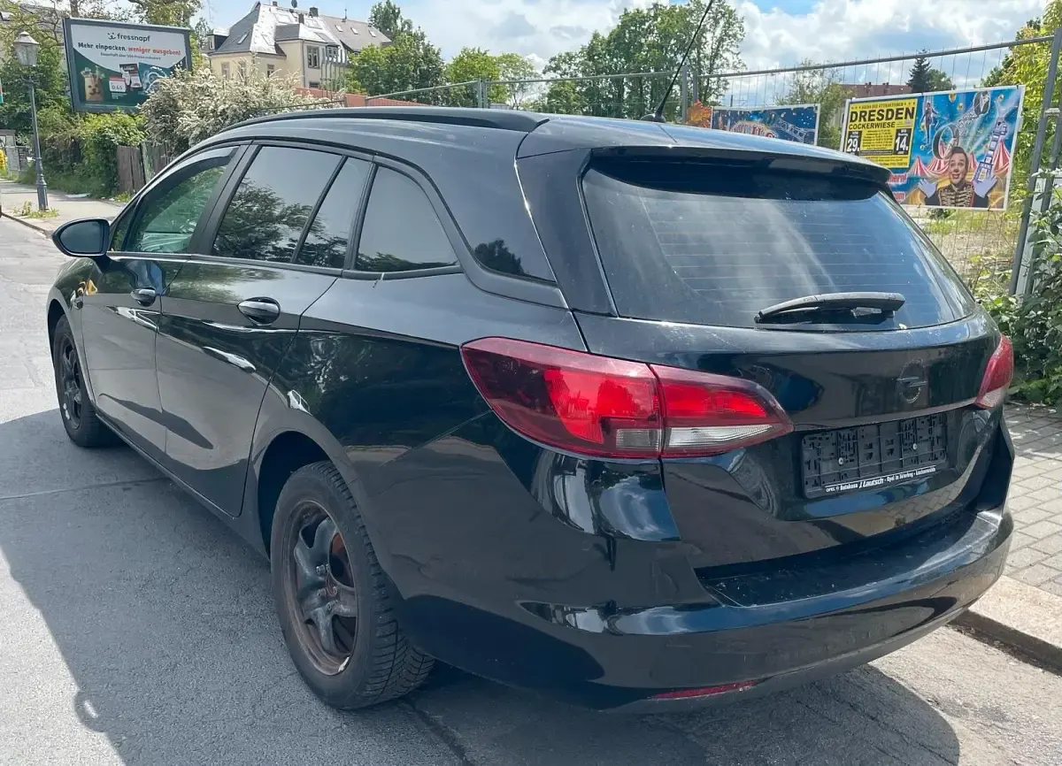 Gebraucht Opel Astra 110 PS (80 kW) 2018 Schwarz Kombi