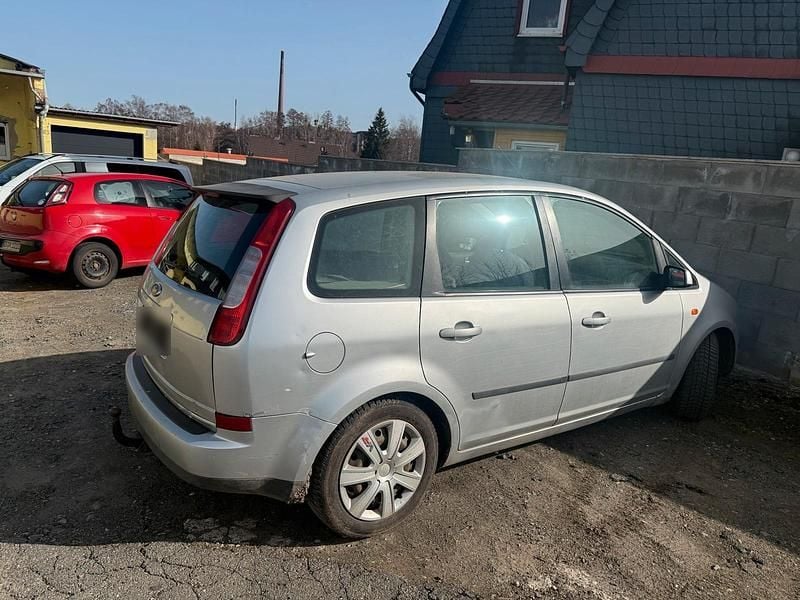 Gebraucht Ford Focus 100 PS (73 kW) 2004 Silber Limousine