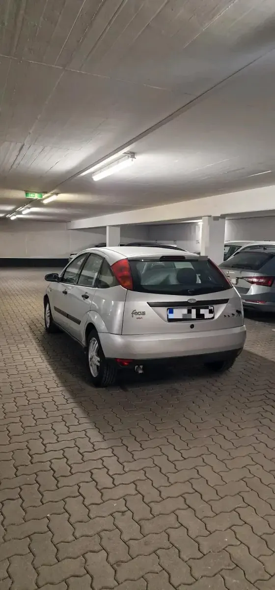 Gebraucht Ford Focus 90 PS (66 kW) 2001 Silber Limousine