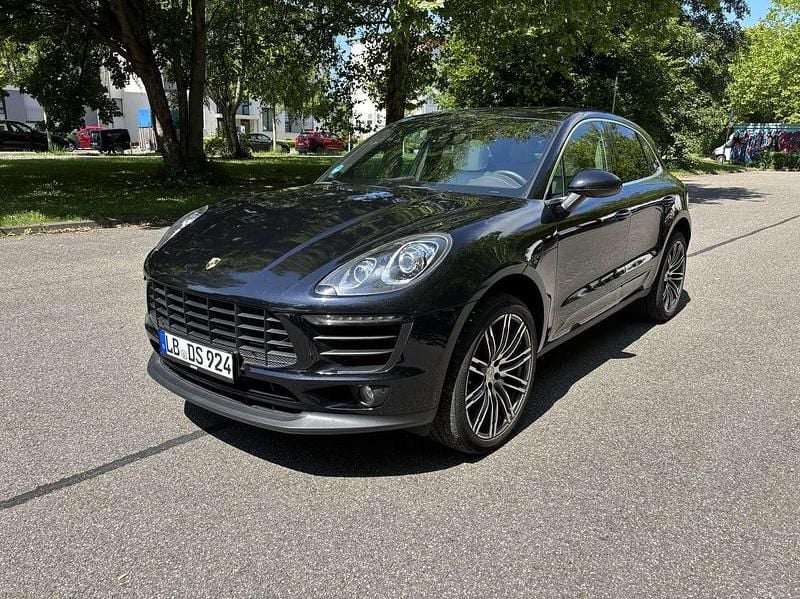 Schwarz Gebraucht 2015 Porsche Macan S SUV | 42.500 € (Teuer) - Bild 1/4