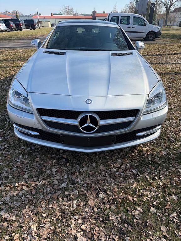Gebraucht Mercedes SLK200 184 PS (135 kW) 2011 Silber Cabrio