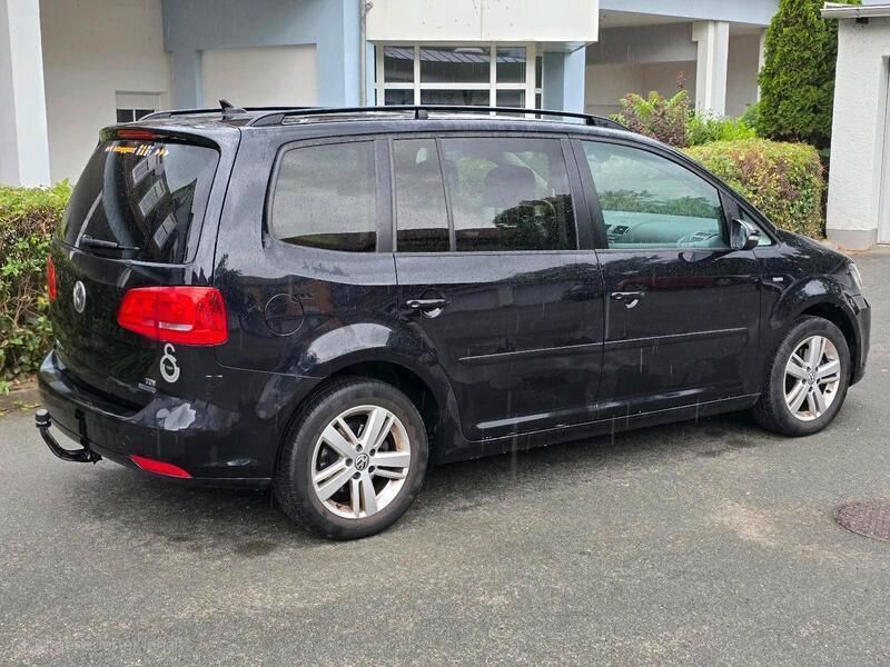 Schwarz Gebraucht 2012 VW Touran Van / Kleinbus | 6.300 € (Guter Preis) - Bild 1/4
