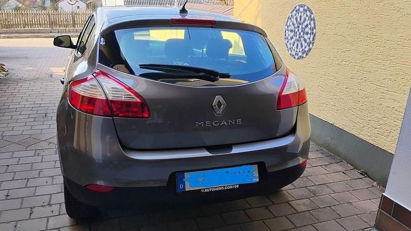 Gebraucht Renault Mégane Expression 101 PS (74 kW) 2012 Grau Limousine