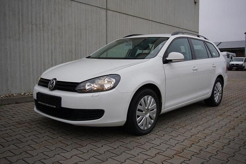 Gebraucht VW Golf VII 105 PS (77 kW) 2013 Candyweiß Kombi