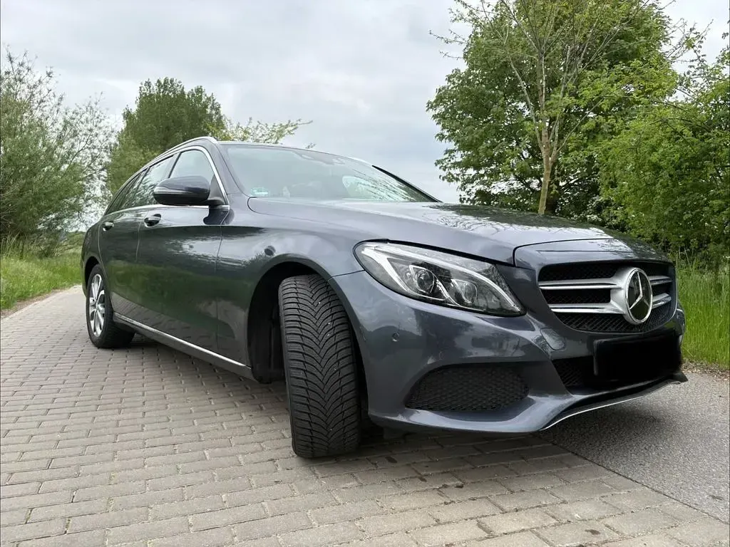 Gebraucht Mercedes C200 Avantgarde 184 PS (135 kW) 2015 Grau Limousine