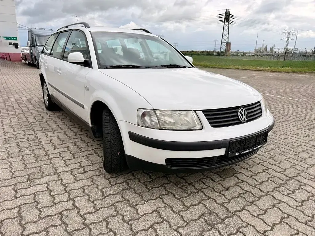 Gebraucht VW Passat 90 PS (66 kW) 2000 Weiß Limousine