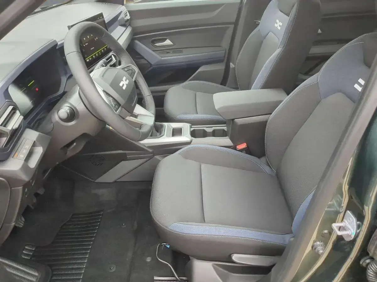 Neu Dacia Bigster Expression 140 PS (102 kW) 2026 Zedergrün SUV
