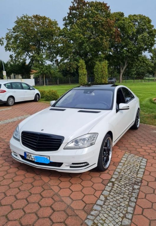 Schwarz Gebraucht 2010 Mercedes S500 Limousine | 12.999 € (Superpreis) - Bild 1/4