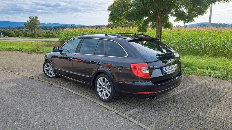 Gebraucht Skoda Superb Ambition 170 PS (125 kW) 2014 Schwarz Kombi