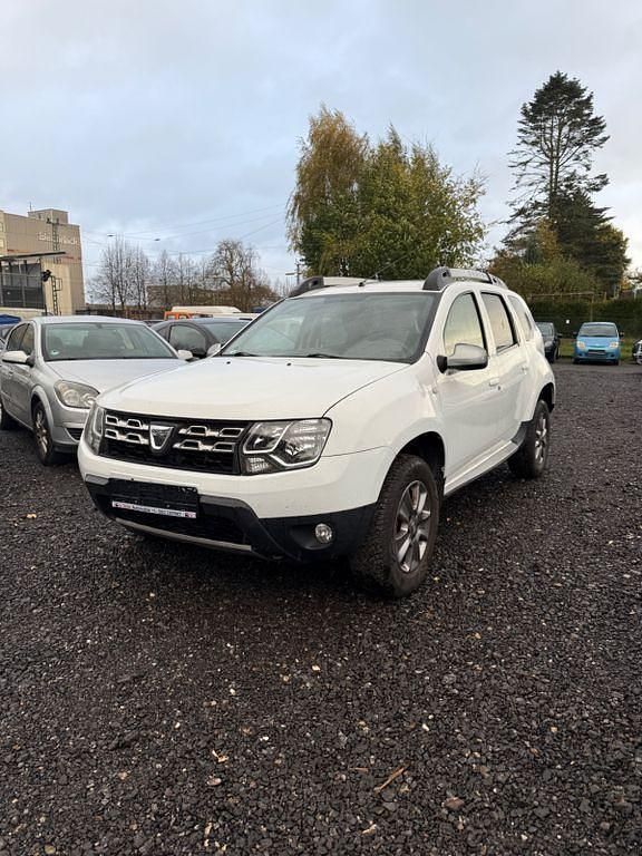 Weiß Gebraucht 2016 Dacia Duster Prestige SUV | 7.999 € (Fairer Preis) - Bild 1/4