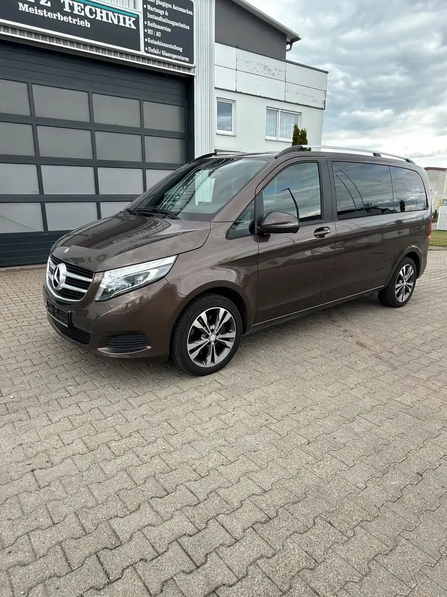 Gebraucht Mercedes V250 190 PS (139 kW) 2016 Braun Van / Kleinbus