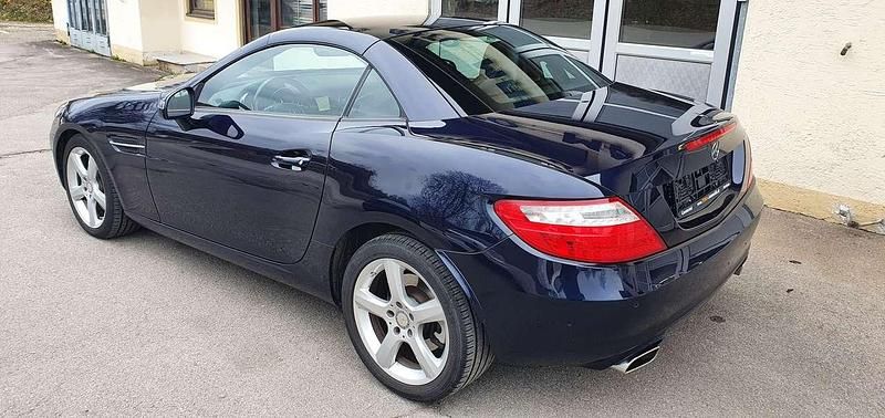 Gebraucht Mercedes SLK200 184 PS (135 kW) 2015 Cavansitblau  metalliclack Cabrio