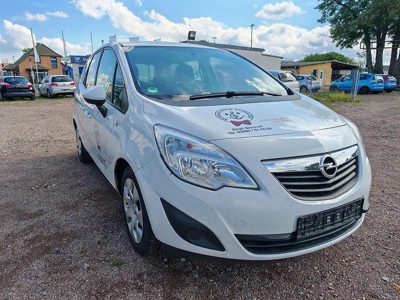 Weiß Gebraucht 2010 Opel Meriva Edition Van / Kleinbus | 1.399 € (Superpreis) - Bild 1/4
