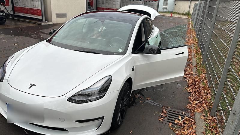 Gebraucht Tesla Model 3 Performance 378 kW (515 PS) 2022 Weiß Limousine