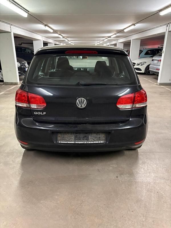 Gebraucht VW Golf VI 80 PS (58 kW) 2010 Schwarz Kleinwagen