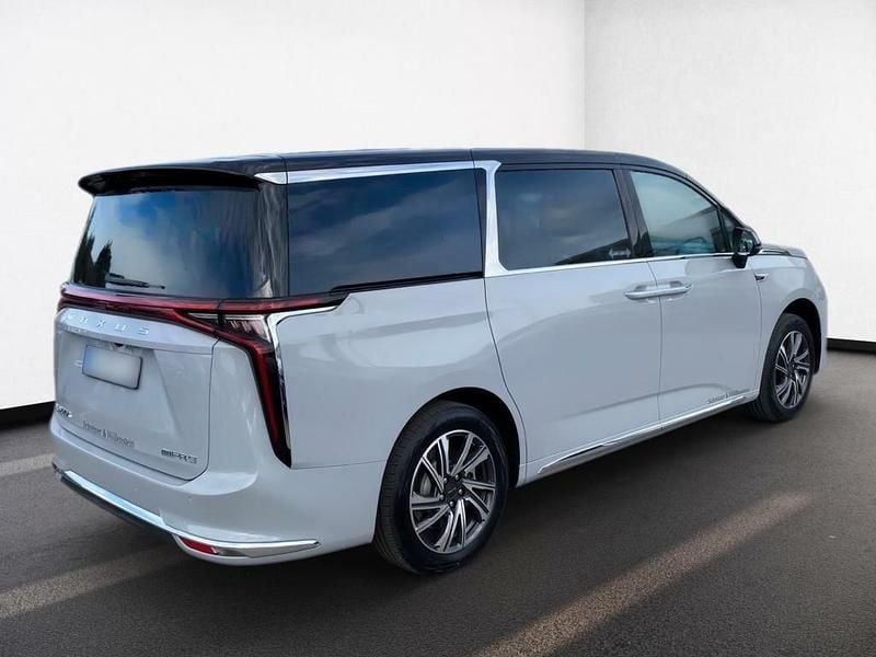 Gebraucht Maxus MIFA 9 180 kW (245 PS) 2023 Silber Van / Kleinbus