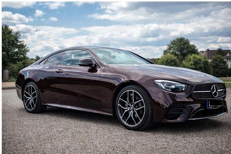 Gebraucht Mercedes E300 265 PS (194 kW) 2022 Rot Coupé