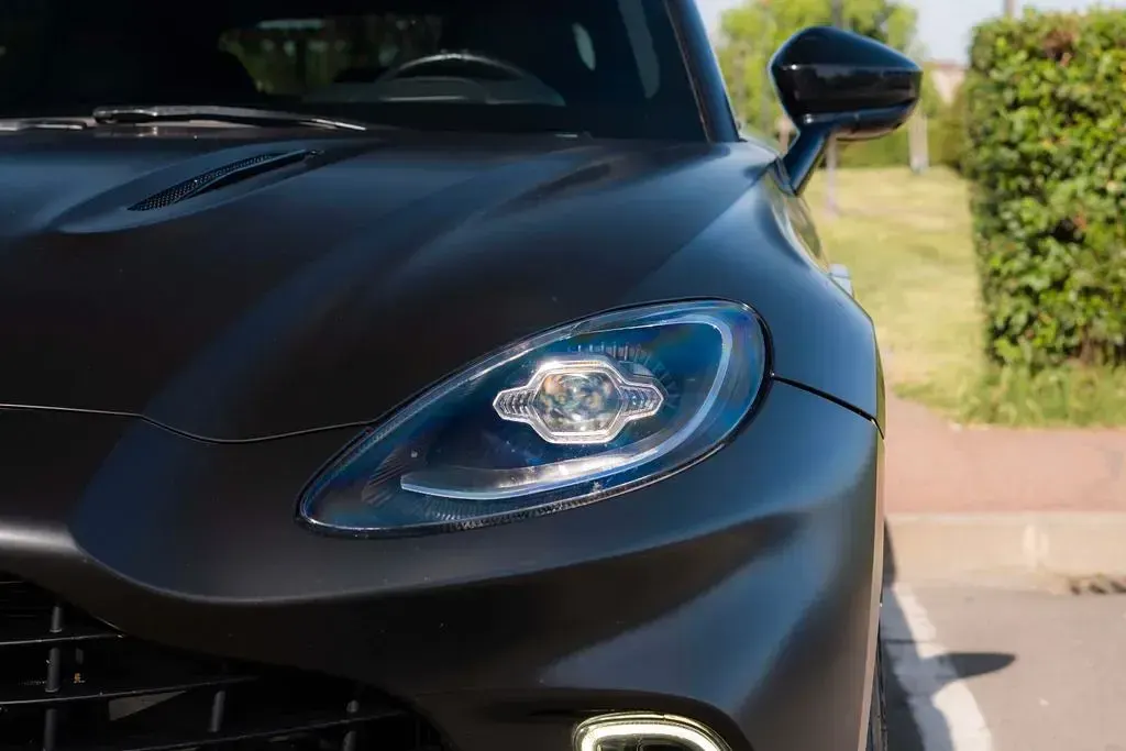 Gebraucht Aston Martin DBX 551 PS (405 kW) 2021 Schwarz SUV