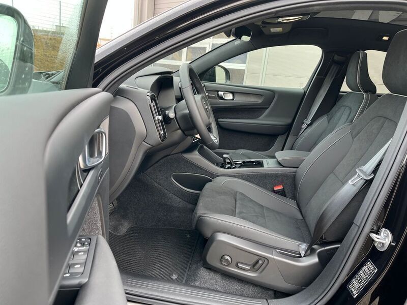 Gebraucht Volvo EC40 Ultimate 185 kW (252 PS) 2024 Schwarz SUV