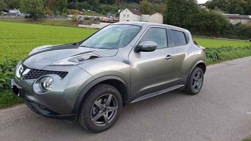 Grau Gebraucht 2016 Nissan Juke SUV | 8.999 € (Guter Preis) - Bild 1/4
