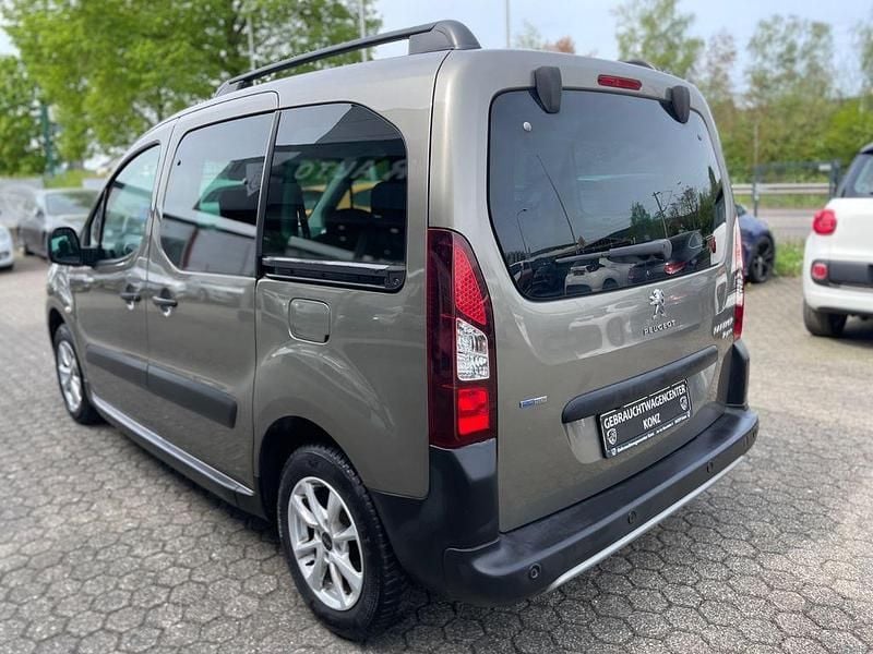 Gebraucht Peugeot Partner Tepee Allure 110 PS (80 kW) 2017 Grau Van / Kleinbus