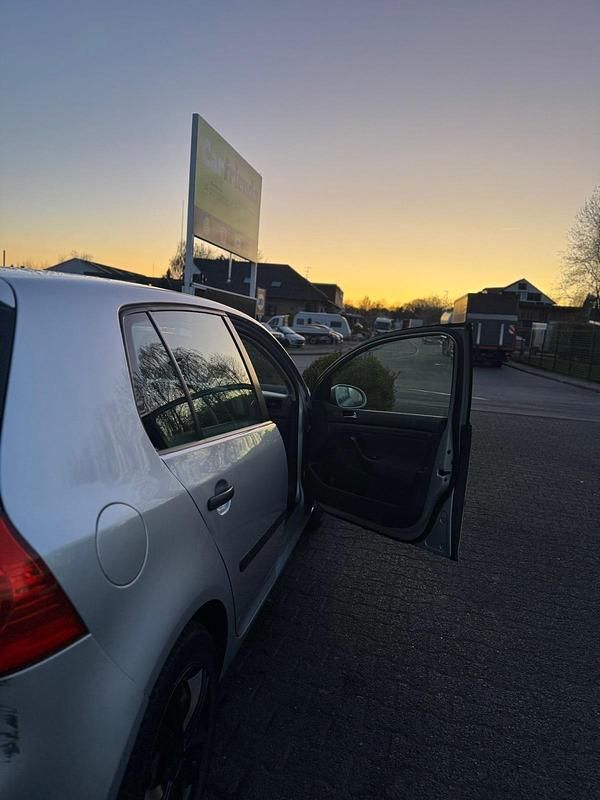Gebraucht VW Golf V 75 PS (55 kW) 2005 Grau Kleinwagen