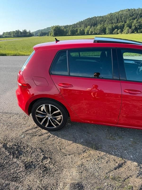Gebraucht VW Golf VII Edition 150 PS (110 kW) 2015 Rot Limousine
