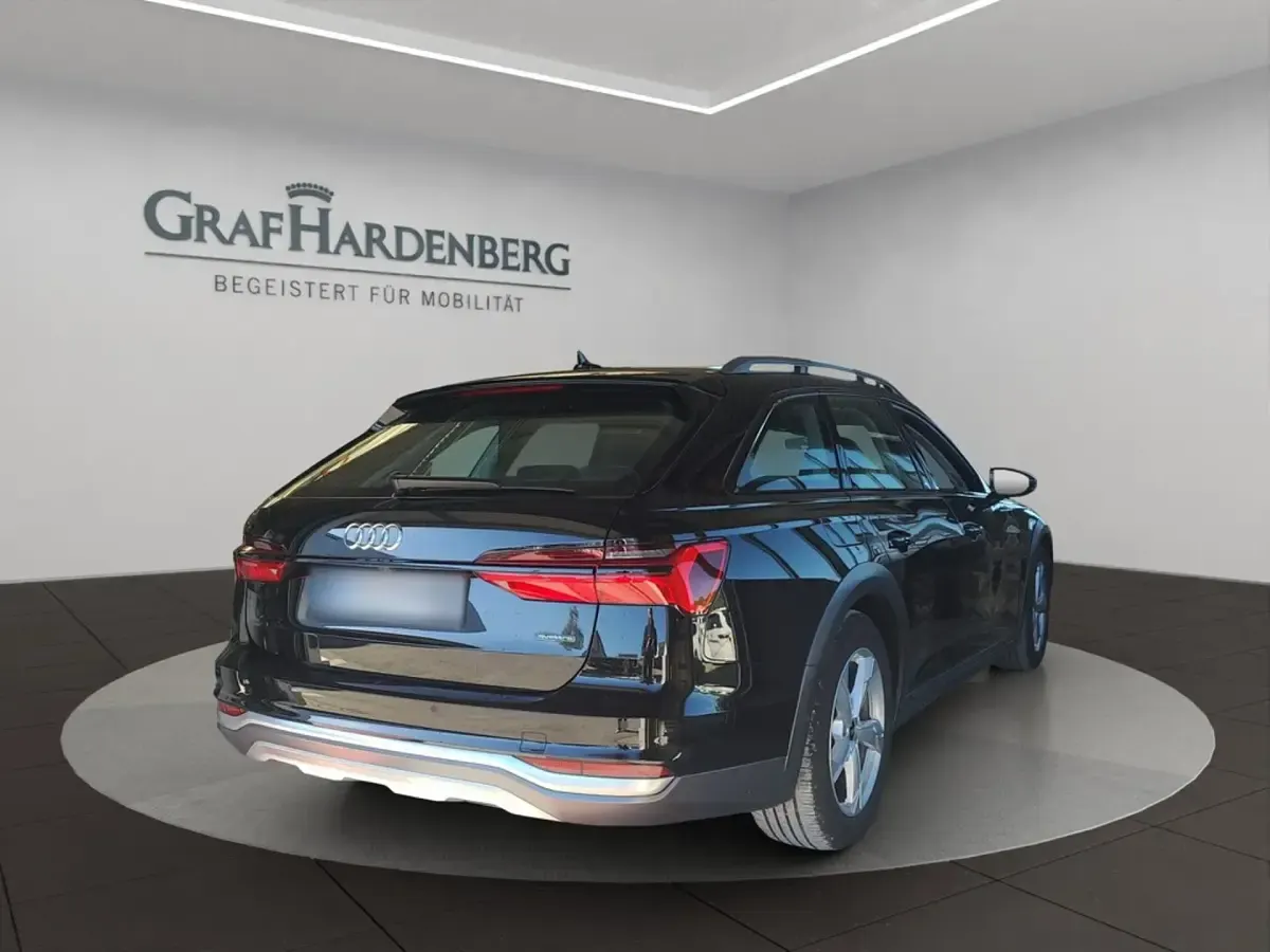 Gebraucht Audi A6 Allroad Ambiente 245 PS (180 kW) 2023 Mythosschwarz metallic Kombi
