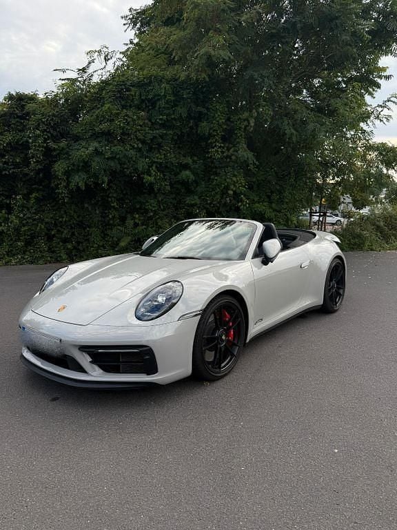Grau Gebraucht 2022 Porsche 911 Carrera GTS Cabrio | 154.200 € (Fairer Preis) - Bild 1/4