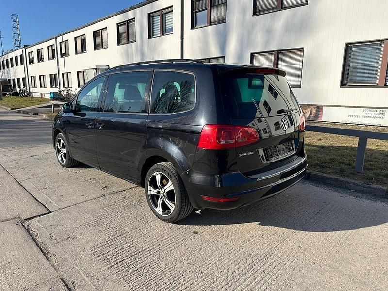 Gebraucht VW Sharan Trendline 140 PS (102 kW) 2011 Schwarz Van / Kleinbus