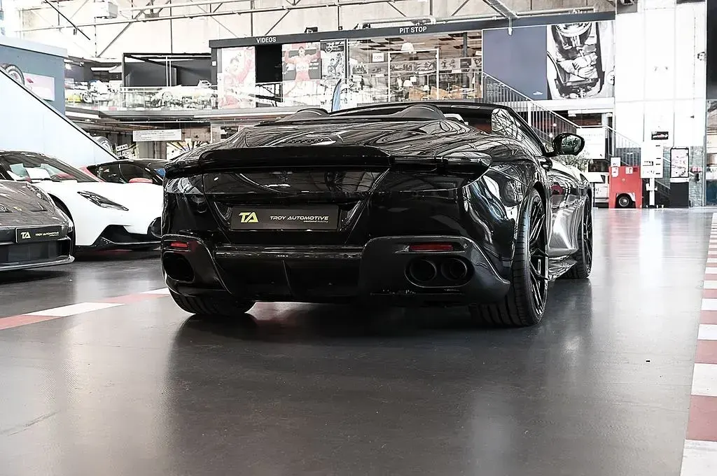 Gebraucht Ferrari Roma 620 PS (456 kW) 2024 Schwarz Cabrio