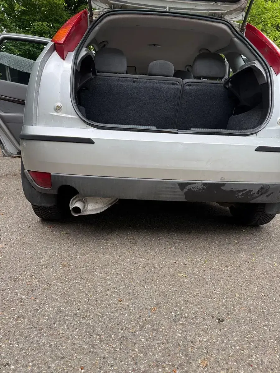 Gebraucht Ford Focus Ghia 116 PS (85 kW) 1999 Grau Limousine