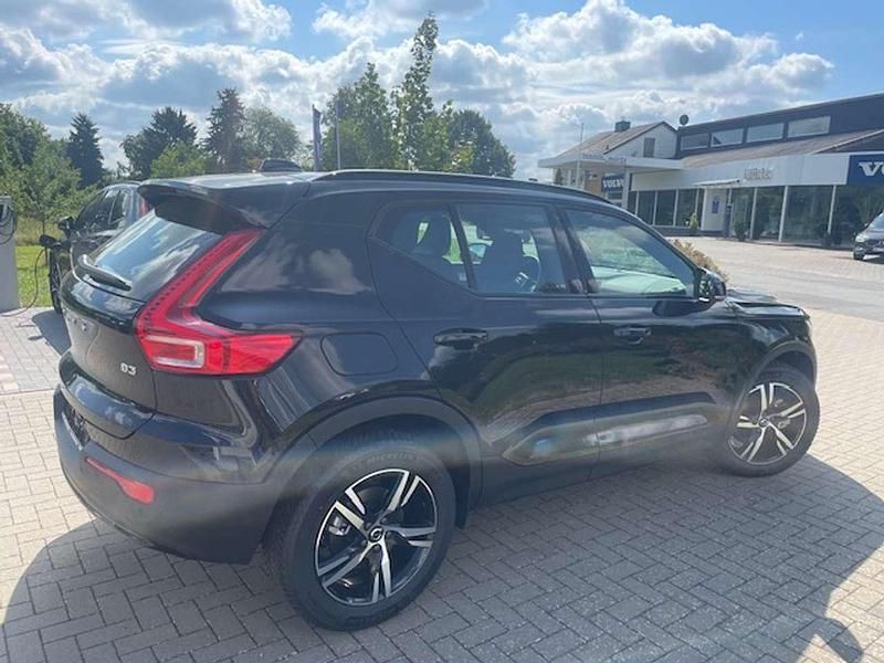 Gebraucht Volvo XC40 Plus 163 PS (119 kW) 2024 Onyx black SUV