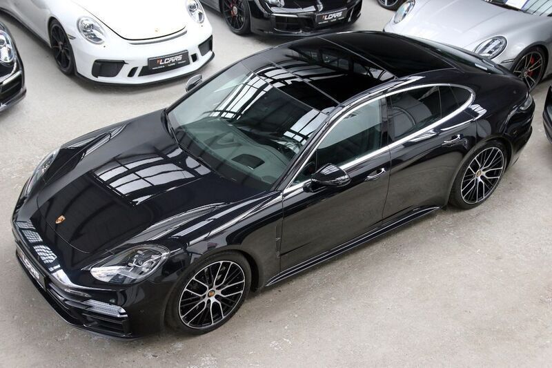 Tiefschwarzmetallic Gebraucht 2022 Porsche Panamera Turbo S Limousine | 94.990 € - Bild 1/4