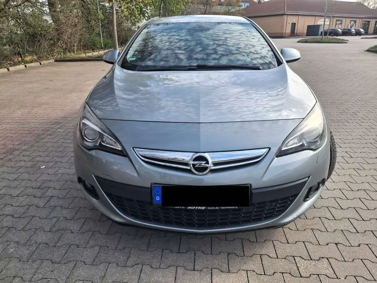Gebraucht Opel Astra GTC Innovation 120 PS (88 kW) 2012 Grau Limousine