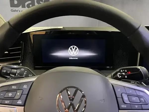 Neu VW Passat 150 PS (110 kW) 2026 Grenadillschwarz metallic Kombi