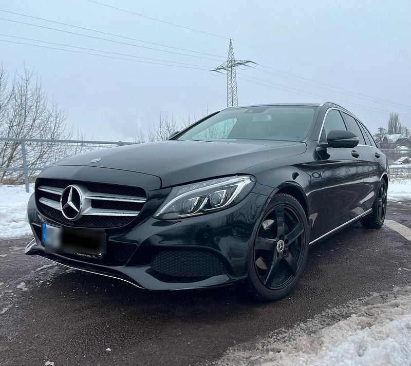 Schwarz Gebraucht 2017 Mercedes C220 Kombi | 13.750 € (Superpreis) - Bild 1/4