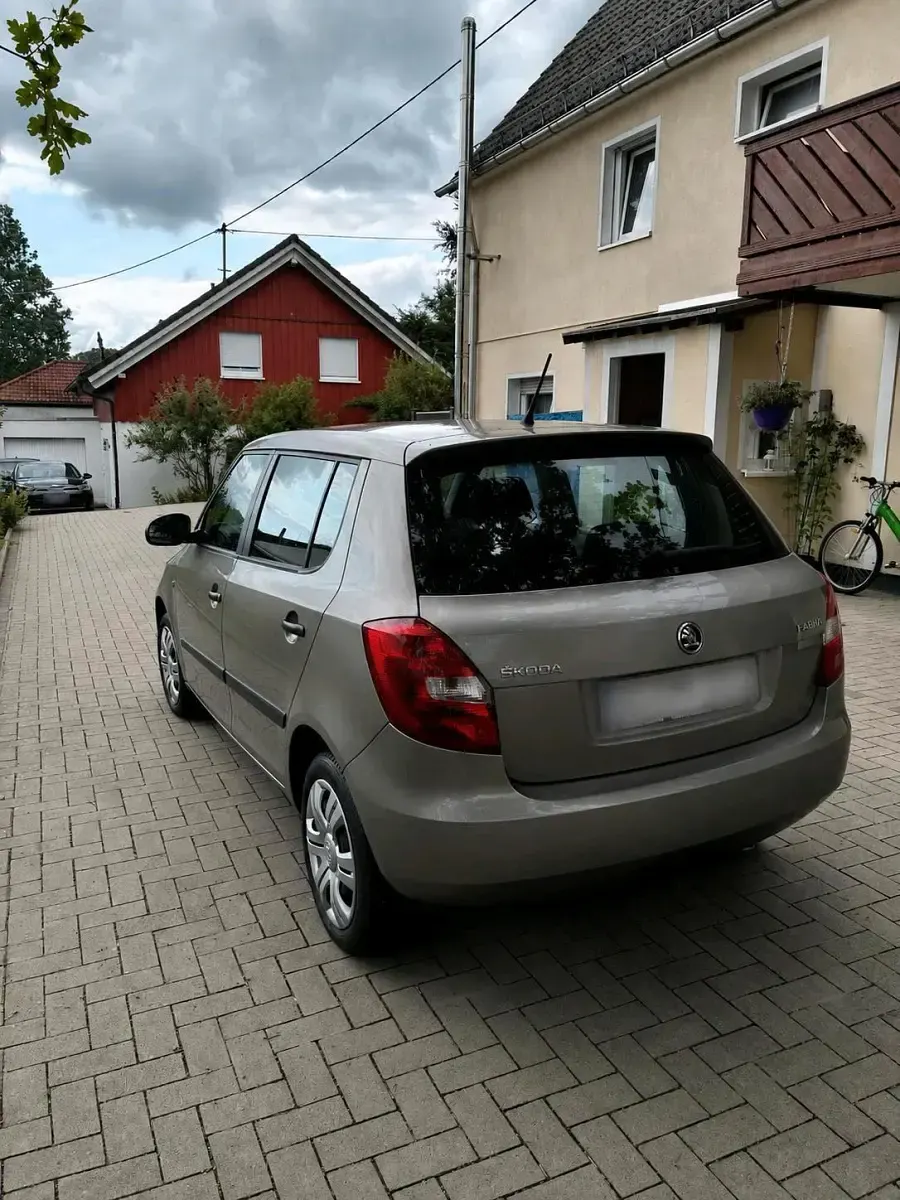 Gebraucht Skoda Fabia 70 PS (51 kW) 2014 Grau Kleinwagen