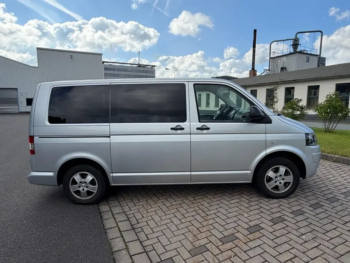 Gebraucht VW Transporter 102 PS (75 kW) 2011 Silber Van