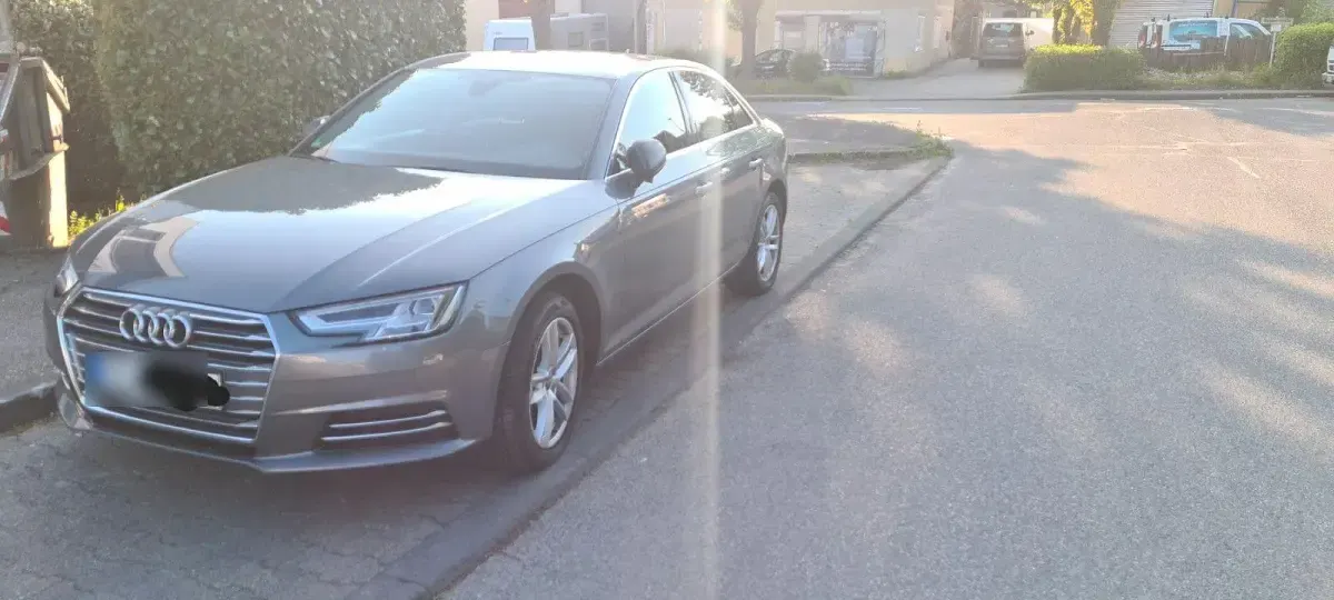 Gebraucht Audi A4 Ambiente 150 PS (110 kW) 2018 Grau Limousine