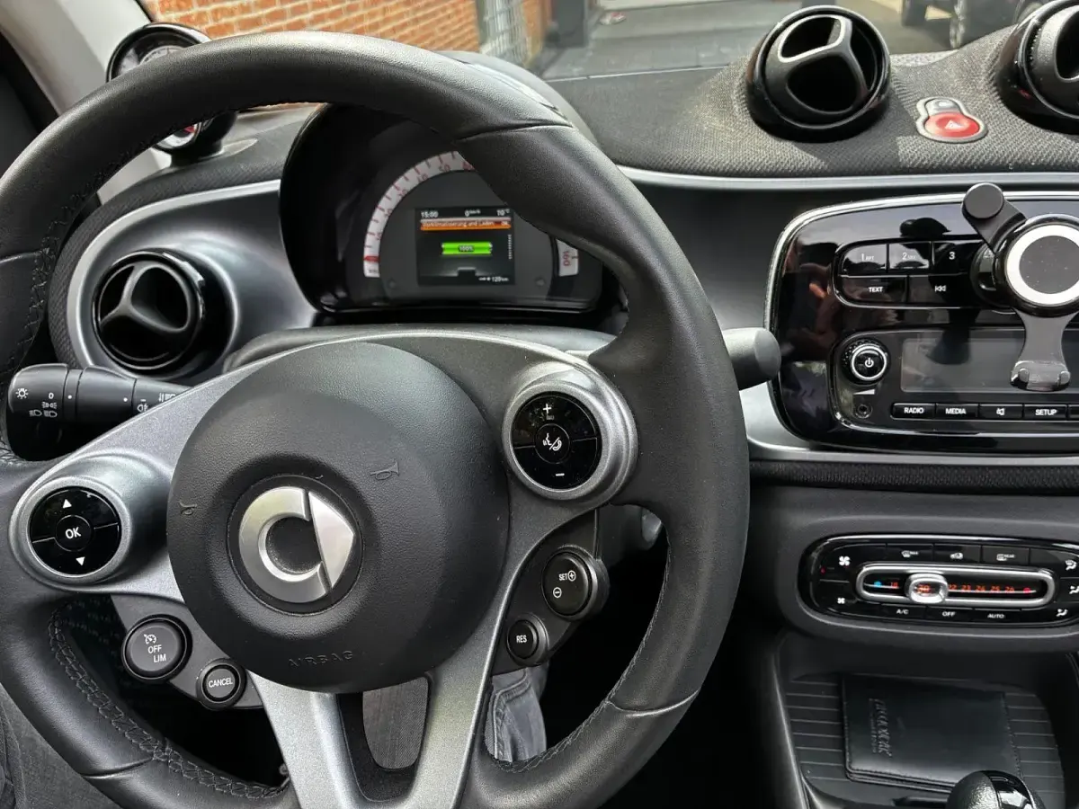 Gebraucht Smart ForTwo Electric Drive 60 kW (82 PS) 2021 Weiß Cabrio