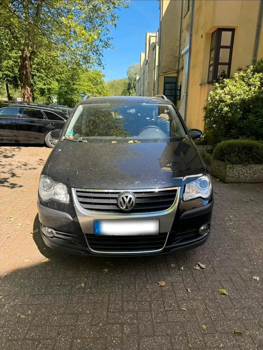 Używany VW Touran Cross 2009 Czarny Minivan