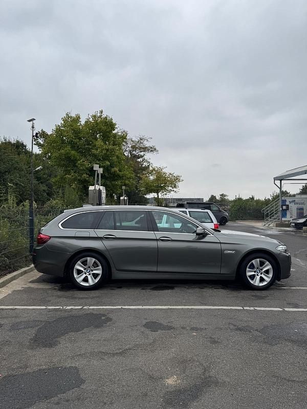 Gebraucht BMW 525 218 PS (160 kW) 2015 Grau Kombi