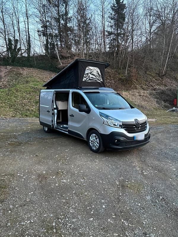 Gebraucht Renault Trafic 125 PS (91 kW) 2017 Silber Van / Kleinbus