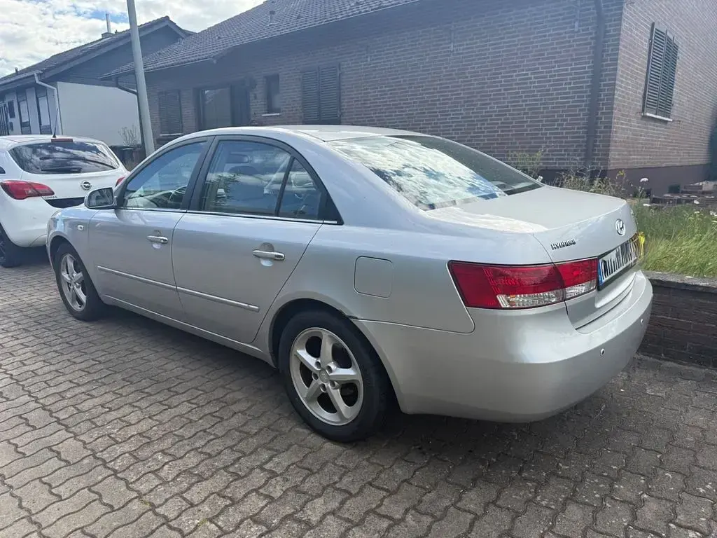 Gebraucht Hyundai Sonata GLS 162 PS (119 kW) 2005 Grau Limousine