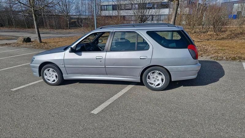Gebraucht Peugeot 306 90 PS (66 kW) 1999 Silber Kombi